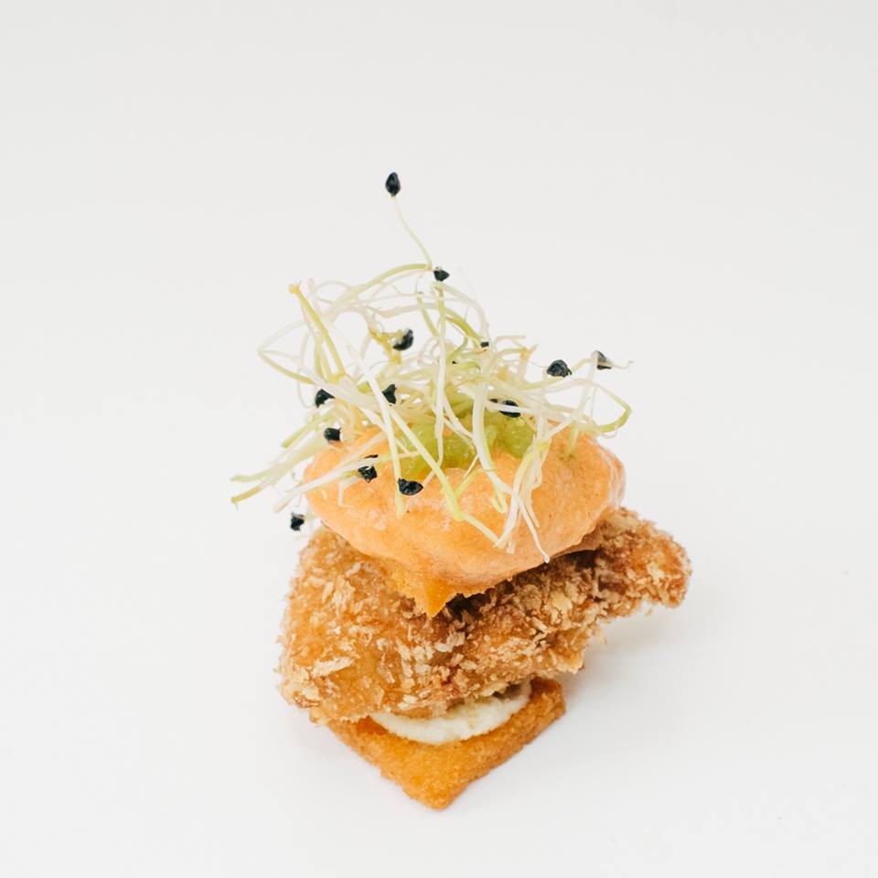 RESTAURANTE_PEGASON_Y_EL_PAJARITO_ENMASCARADO_Pato_panko _con _espuma_de_ramellet_y_caviar_de_wasabi